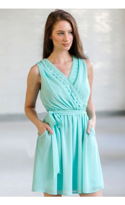 Pocket Full of Sunshine Dress in Mint