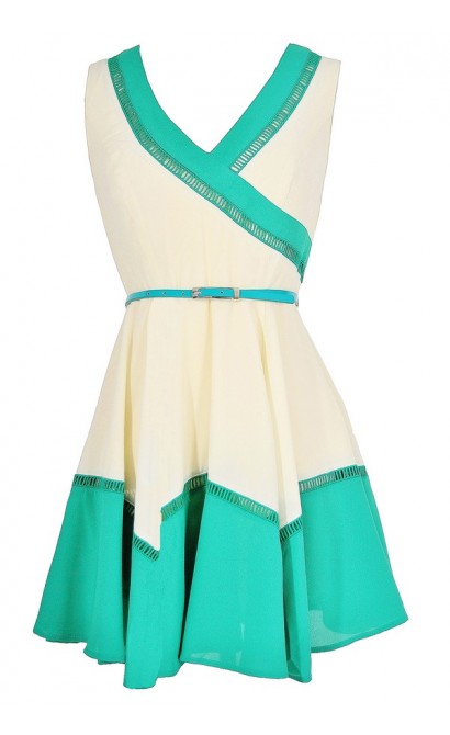 Colorblock Fun Belted Dress in Ivory/Green