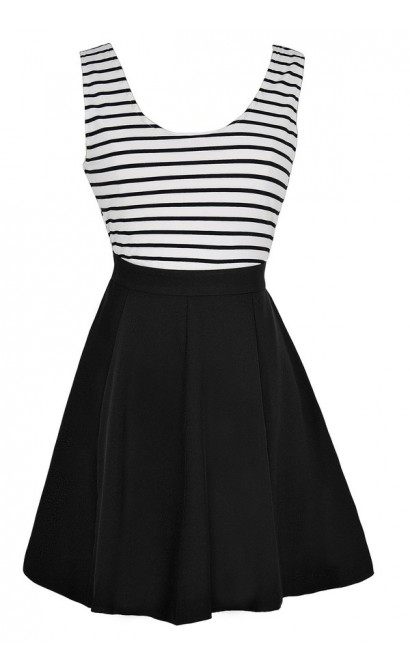 Between The Lines Crossback Stripe Dress in Black/White