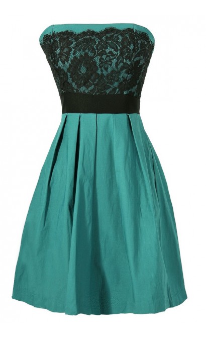 Laced With Style Contrast Dress With Pleated Skirt in Forest