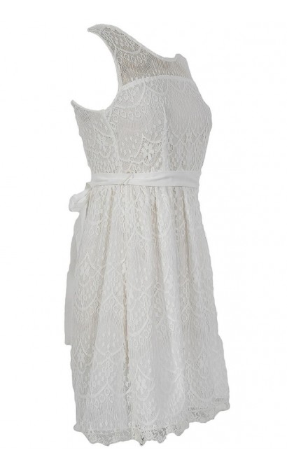 Isabelle Lace Dress in White Lily Boutique